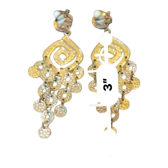 ✨🌙 Meet “The Golden Cascade Clip-On Earrings” 🌙✨ - Picture 6 of 6